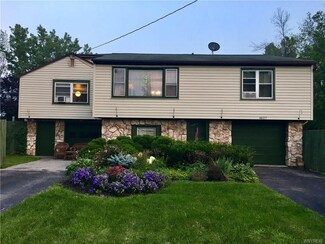 8627 3rd Ave, Niagara Falls, NY 14304