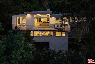 3564 Multiview Dr, Los Angeles, CA 90068