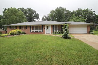 810 Rolfe Dr, Saint Louis, MO 63122