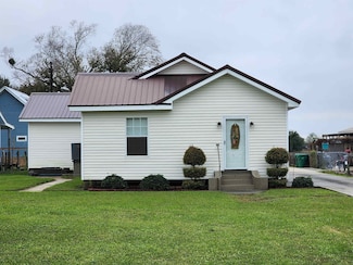 410 S Bayou Dr, Golden Meadow, LA 70357