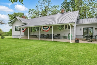 10626 Oakview Dr, Beloit, OH 44609