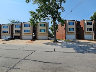 111 W Park St, Urbana, IL 61801