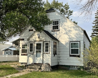 105 Robinson St, Scobey, MT 59263