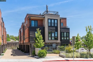 906 Brown Ave, Lafayette, CA 94549