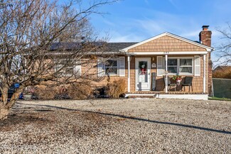 285 Nautilus Dr, Manahawkin, NJ 08050