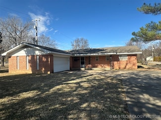 701 W Blair Ave, Wilburton, OK 74578