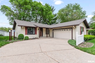 208 Glasgow Dr, Springfield, IL 62702