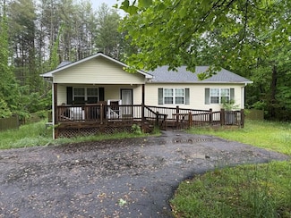 106 Copperhill Church Ln, Warne, NC 28909