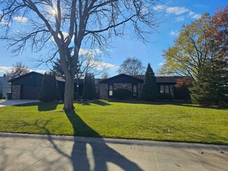 9715 Reindeer Rd, Fort Wayne, IN 46804