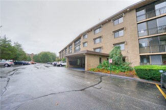 650 E Greenwich Ave Unit 5-203, West Warwick, RI 02893