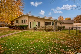 506 E Charles St, West Frankfort, IL 62896