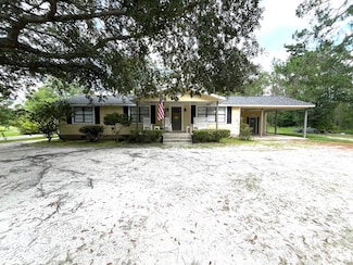 572 Sweat St, Homerville, GA 31634
