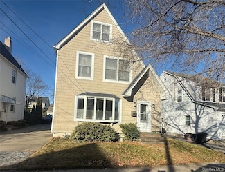 15 William St, Williston Park, NY 11596