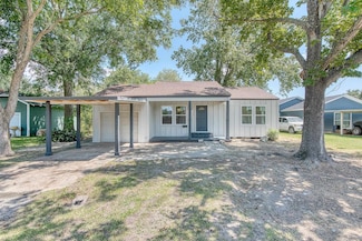 1517 Dallas St, Port Neches, TX 77651