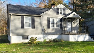 29 Millbrook Rd, New Vernon, NJ 07976