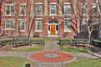 141 Beaconsfield Rd Unit 3, Brookline, MA 02445