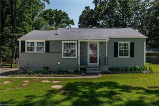 2719 Stratford Dr, Greensboro, NC 27408