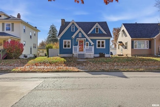 1021 E Central Park Ave, Davenport, IA 52803