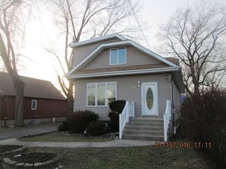 7626 Garden Ln, Justice, IL 60458