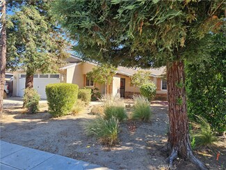 1324 Robinson Ave, Clovis, CA 93612