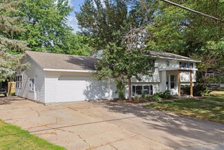 1342 4th St S, Stillwater, MN 55082