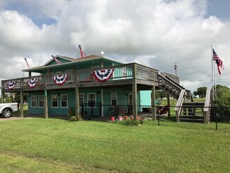 1039 Bayview Dr, Palacios, TX 77465