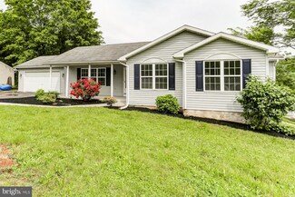 55 Dogwood Ln, Manchester, PA 17345