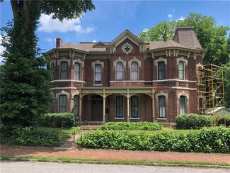 619 S 13th St, Saint Joseph, MO 64501