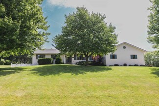 9281 Cheviot Dr, Roscoe, IL 61073