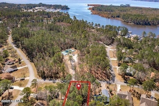 5821 Port, New Bern, NC 28560