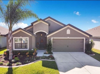 911 Woodlark Dr, Haines City, FL 33844