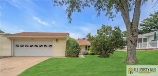 142 Possum Plaza Unit 142B, Monroe Township, NJ 08831