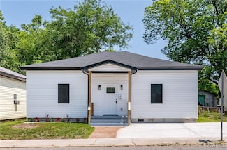 1330 Halifax St, Petersburg, VA 23803