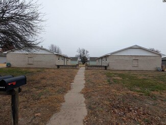 3500 Ridgewood Dr, Hutchinson, KS 67502