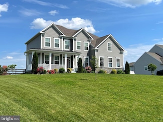 725 Holland Dr, Martinsburg, WV 25403