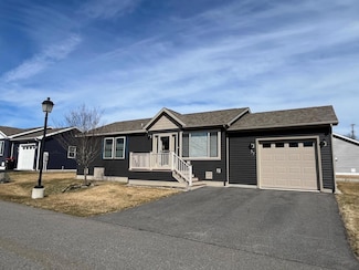 57 Settlement Loop, Kittery, ME 03904