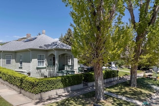 444 S 4th St, Raton, NM 87740