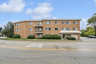 5001 Madison St Unit 3A, Skokie, IL 60077