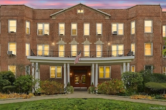 2 Overlook Rd Unit 3C3, White Plains, NY 10605