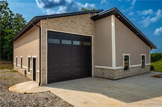 27 Kingdom Cove Rd, Sunrise Beach, MO 65079