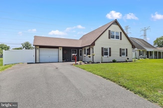 36 Holbrook Ln, Willingboro, NJ 08046