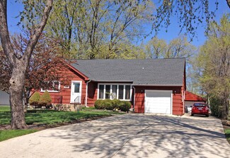 17W082 16th St, Oakbrook Terrace, IL 60181
