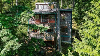 1237 Island Dr, Lummi Island, WA 98262