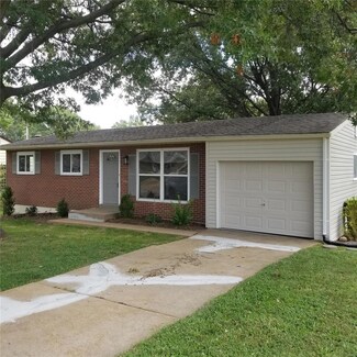 11212 Flori Dr, Saint Louis, MO 63123