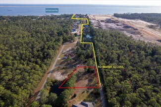 1810 W Smugglers Cove Dr, Gulf Breeze, FL 32563