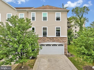 29 Regency Ct, Cherry Hill, NJ 08002