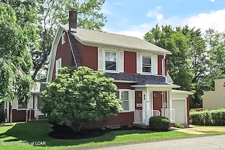 86 Perrin Ave, Shavertown, PA 18708