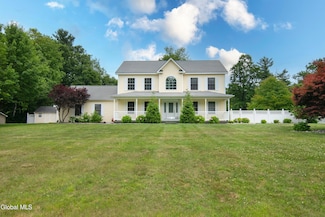 8 Joseph Ct, Schaghticoke, NY 12154