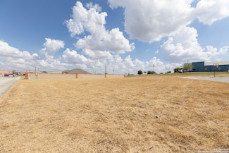 105 Juniors Place, La Vernia, TX 78121