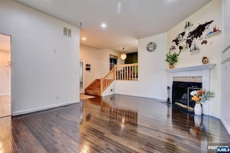 141 Sandpiper Key, Secaucus, NJ 07094